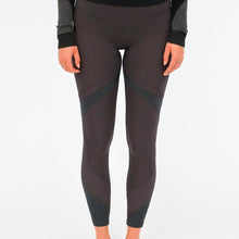 Load image into Gallery viewer, Free People Women's Mid Rise Tap Back Leggings
