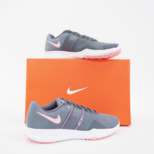 Load image into Gallery viewer, Nike Women's City Trainer 2 Shoes
