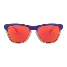 Load image into Gallery viewer, Oakley Frogskins Splatterfade Collection (A) Sunglasses Pink Blue Fade/PRIZM Ruby
