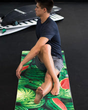 Load image into Gallery viewer, Leus Yoga Mat Towel
