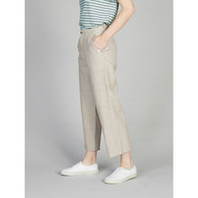 Load image into Gallery viewer, Quiksilver Women's Flared Cropped Linen Pants
